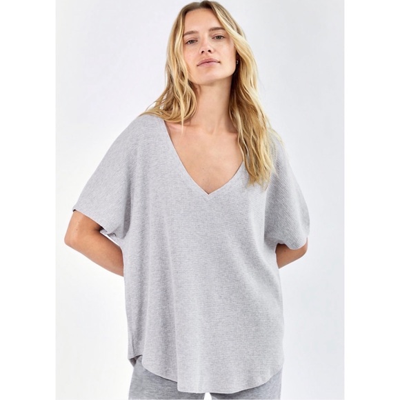 Aritzia Oversized Waffle Shirt - Picture 4 of 9